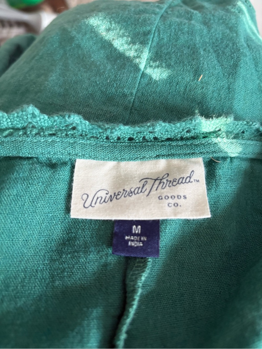 Universal Thread Women's Sz M Linen blend Short Sleeve Cutwork V-Neck Top green - Picture 6 of 9